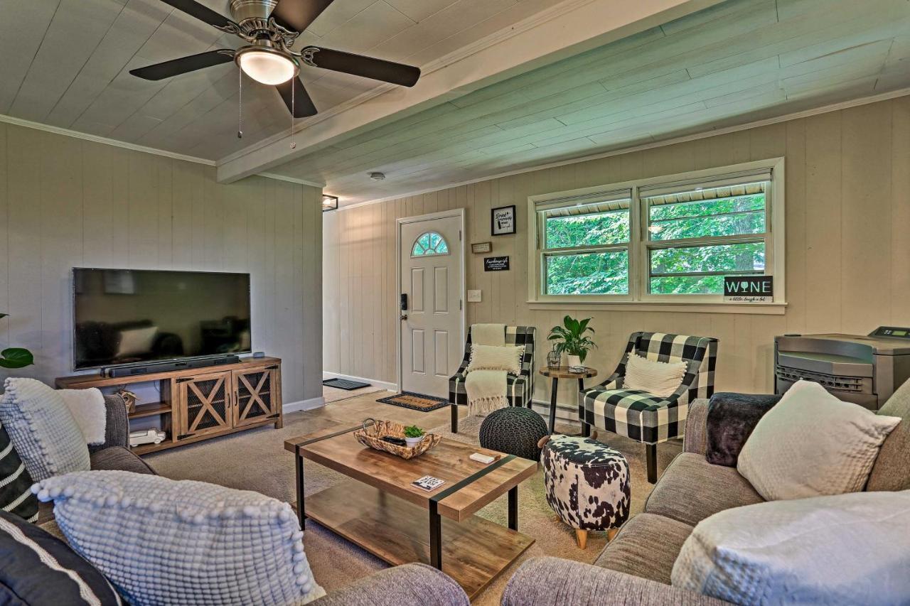 Modern East Stroudsburg Home With Deck And Gas Grill! Exterior foto