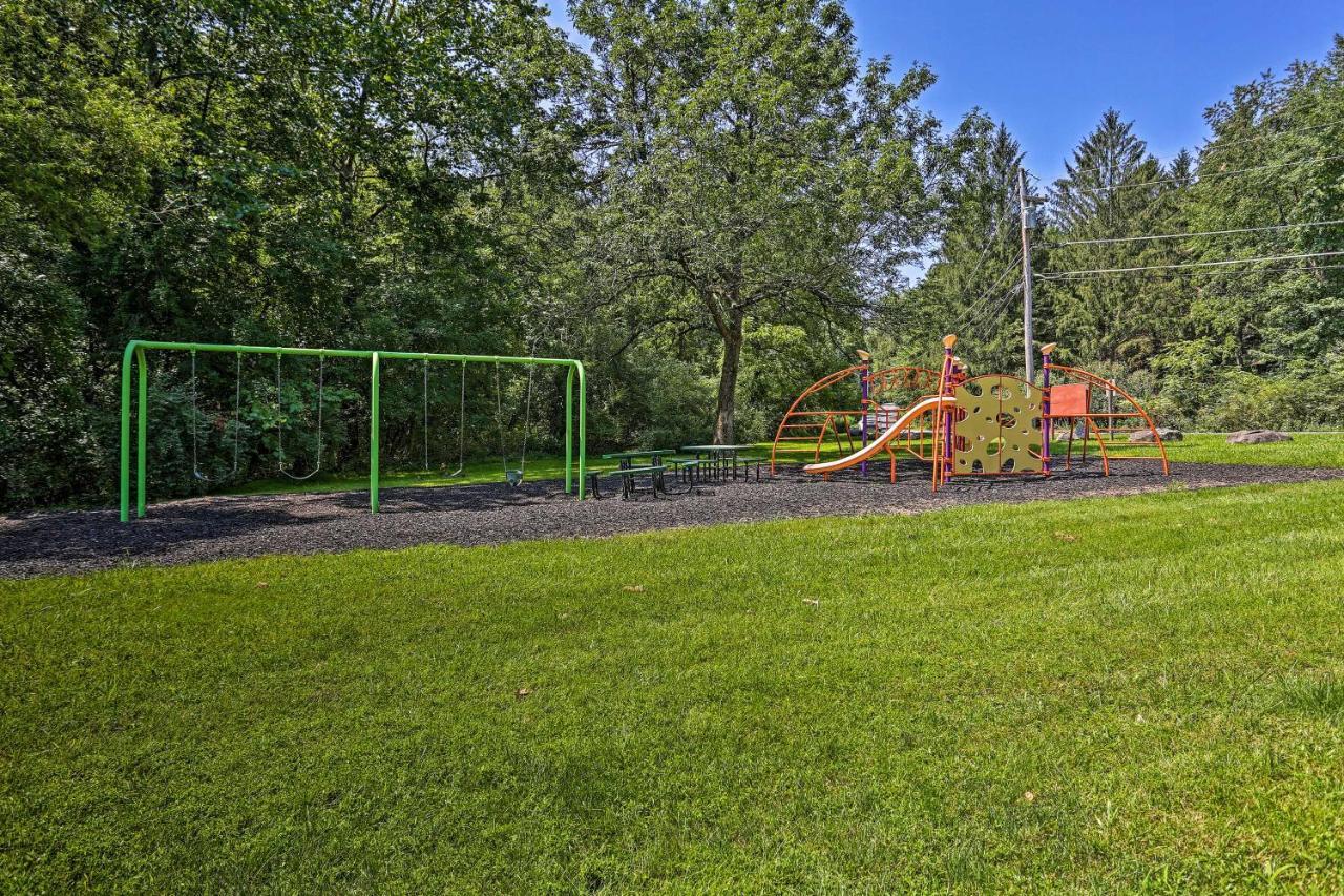 Modern East Stroudsburg Home With Deck And Gas Grill! Exterior foto